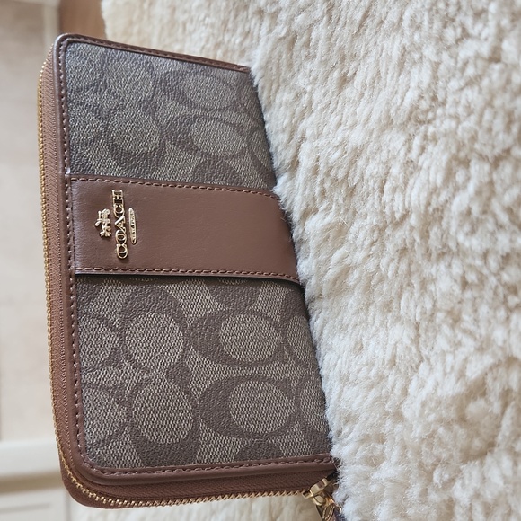 NWOT Coach Signature Leather Zip Around Long Wallet 🤎💛 - Picture 14 of 16